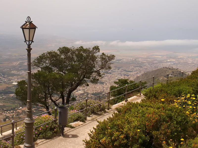 ������� ���������: ����������� ����. ���� � ������ 750 �.