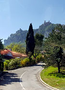 ���-������