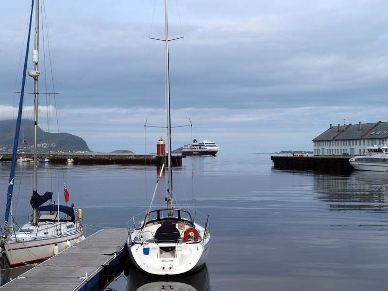 ������� ���������: ������� - �����-����. ��� � ��������, ������ � ������